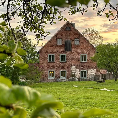 Dom Na Krzewiu فندق مبيت وإفطار 3*