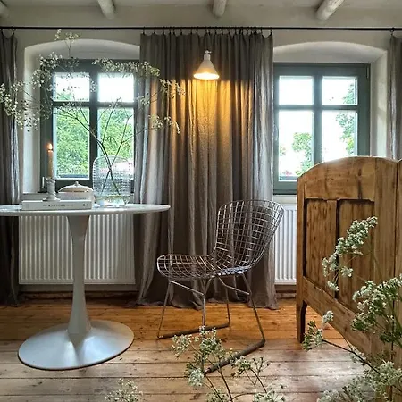 Dom Na Krzewiu ベッド・アンド・ブレックファスト