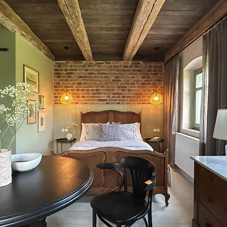 ベッド・アンド・ブレックファスト Dom Na Krzewiu Gryfów Śląski