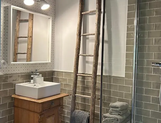 Dom Na Krzewiu Gryfow Slaski