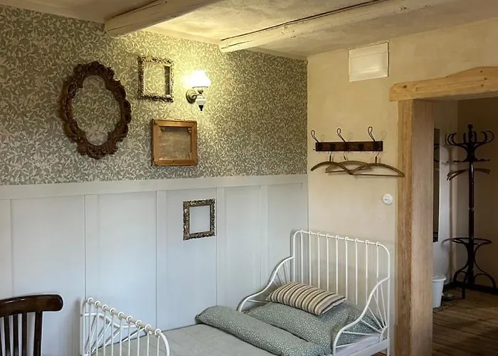 Dom Na Krzewiu Gryfow Slaski